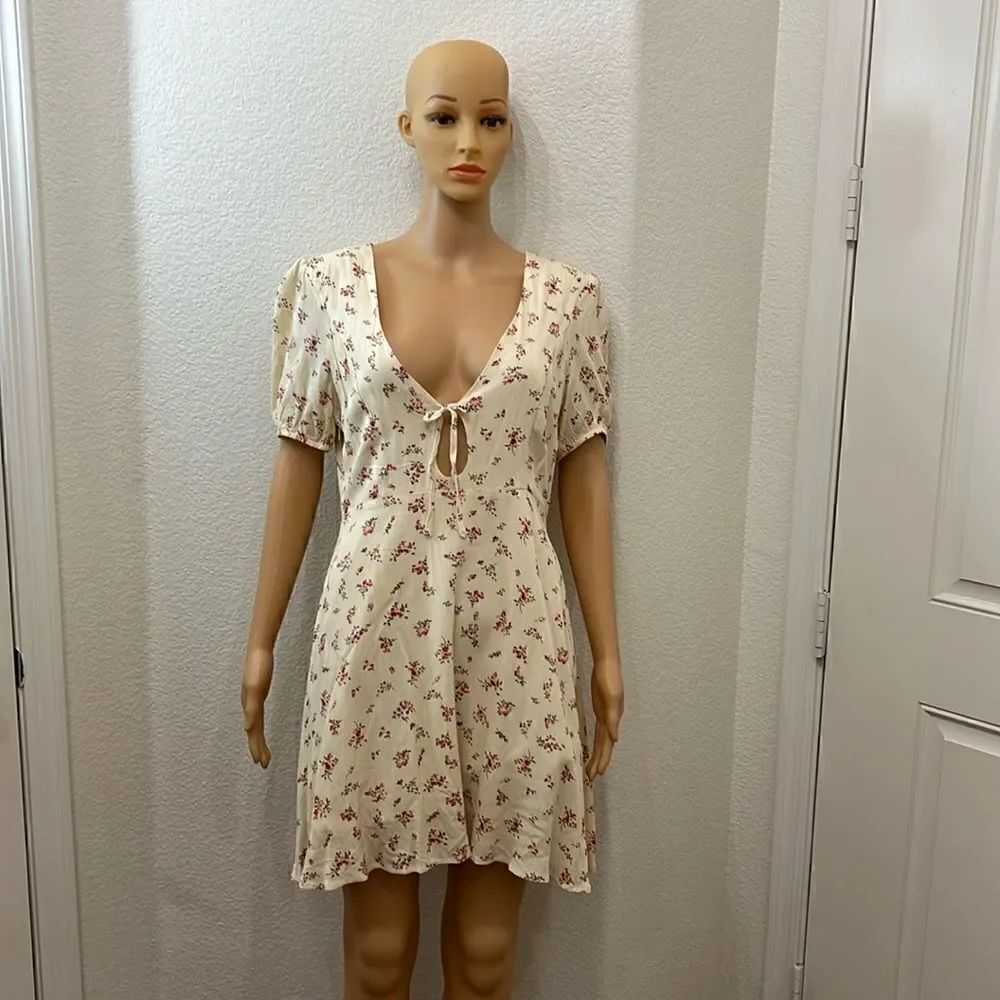 Showpo Dress US Sz 6 Distant Memories V Neck Puff Sleeve Cream Floral Australia